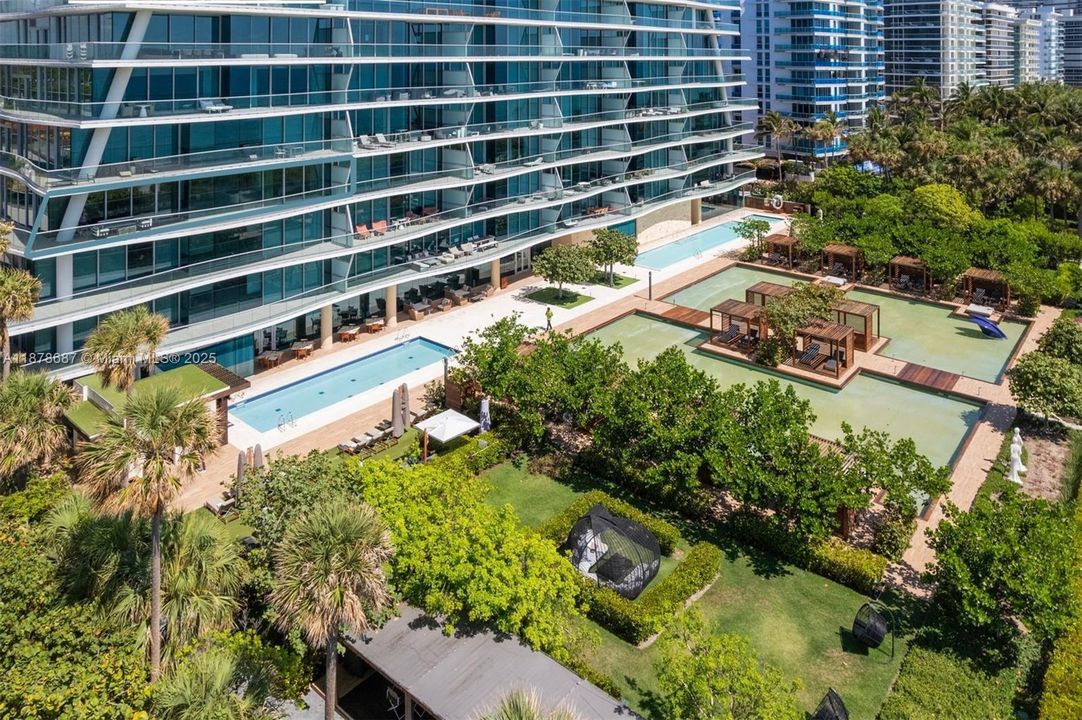 На продажу: $21,000,000 (4 спален, 6 ванн, 5720 Квадратных фут)