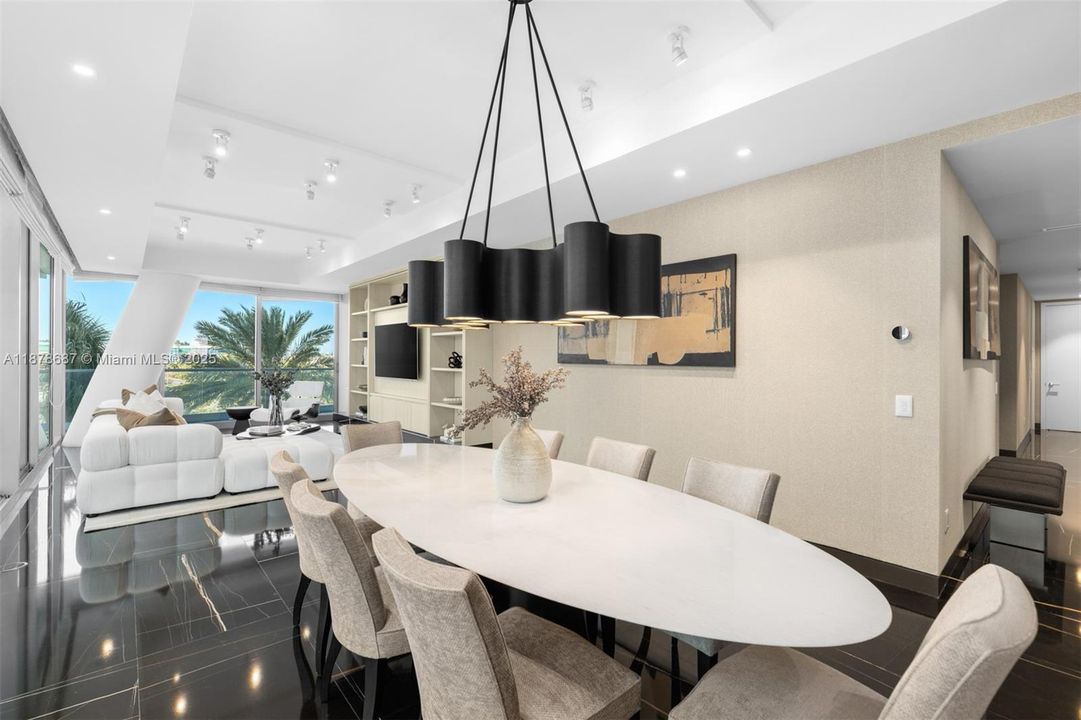 На продажу: $21,000,000 (4 спален, 6 ванн, 5720 Квадратных фут)