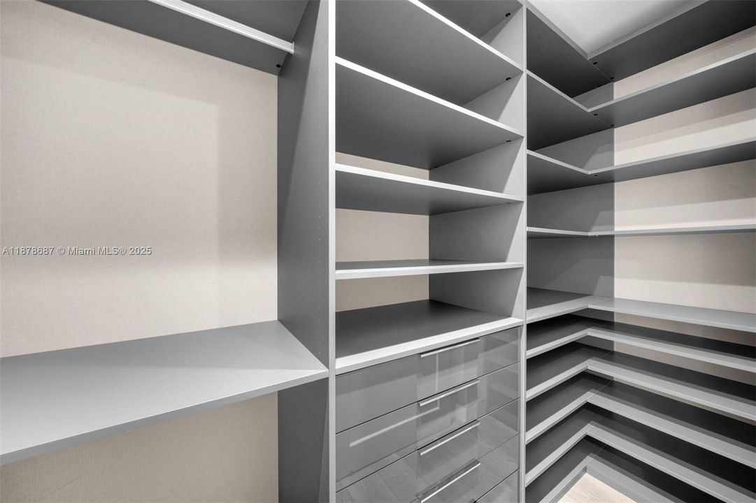 На продажу: $21,000,000 (4 спален, 6 ванн, 5720 Квадратных фут)