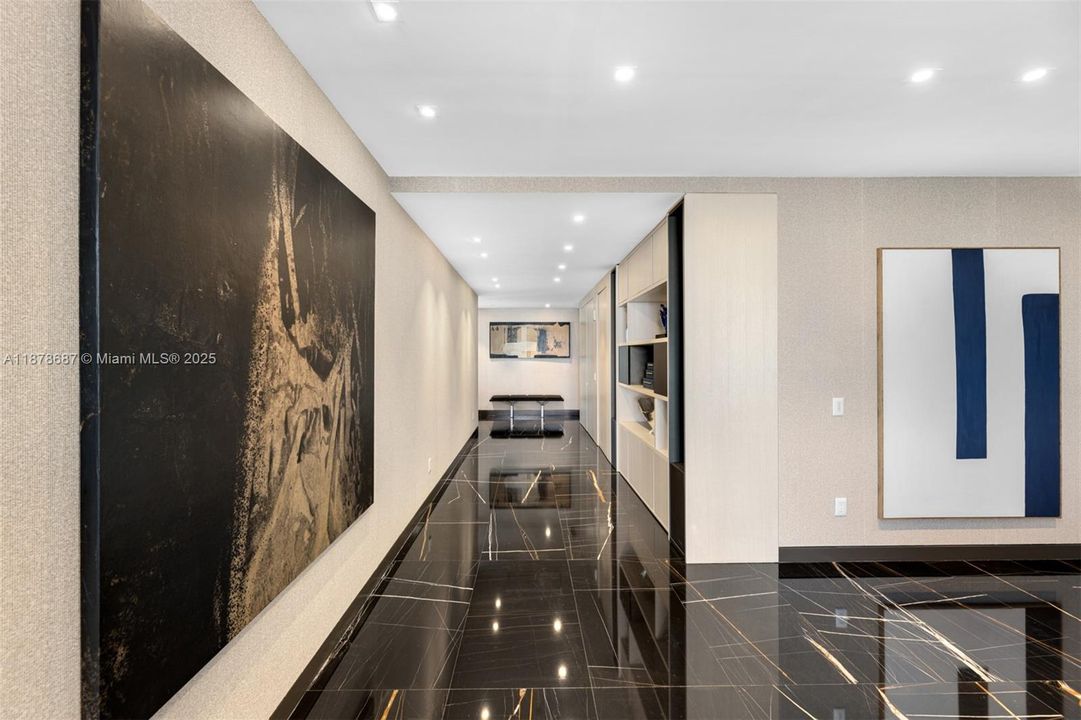 На продажу: $21,000,000 (4 спален, 6 ванн, 5720 Квадратных фут)