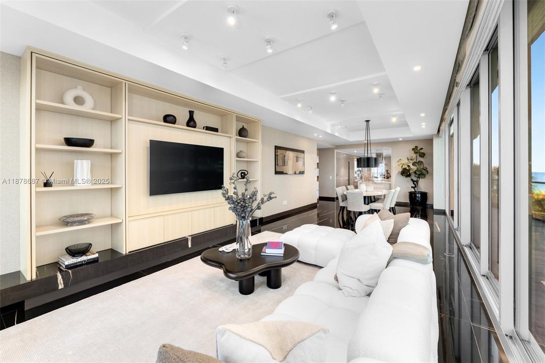 На продажу: $21,000,000 (4 спален, 6 ванн, 5720 Квадратных фут)