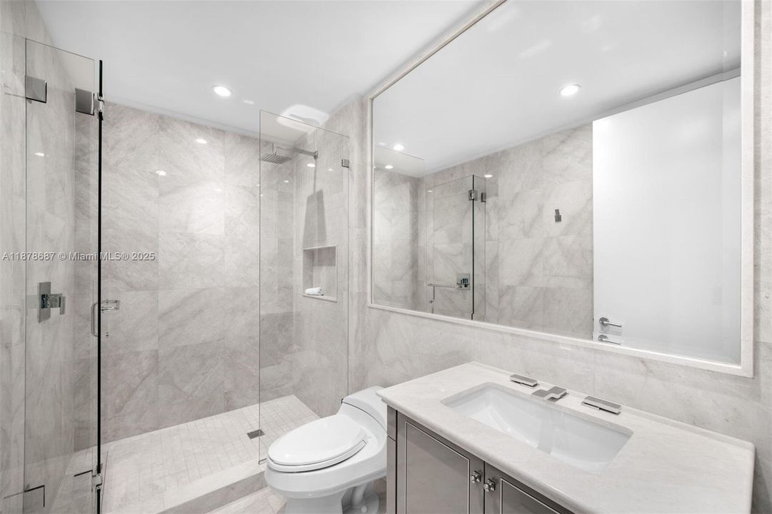 На продажу: $21,000,000 (4 спален, 6 ванн, 5720 Квадратных фут)