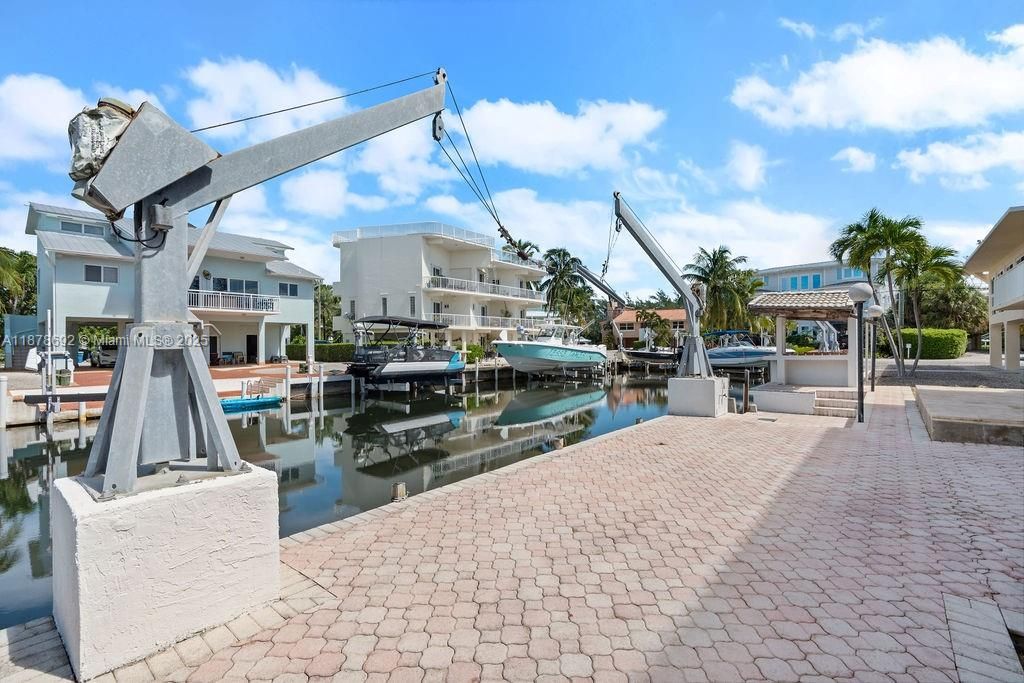 En Venta: $2,600,000 (4 camas, 3 baños, 1855 Pies cuadrados)