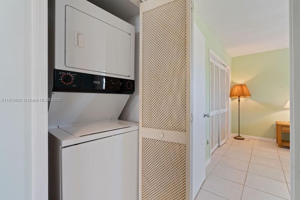 En Venta: $2,600,000 (4 camas, 3 baños, 1855 Pies cuadrados)