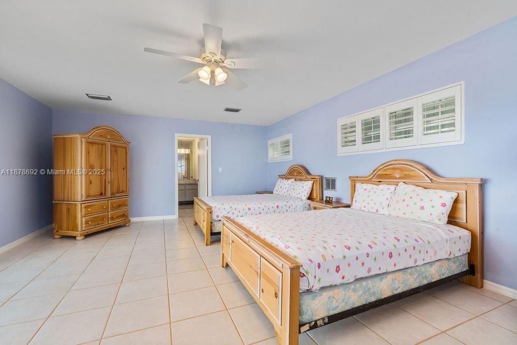 En Venta: $2,600,000 (4 camas, 3 baños, 1855 Pies cuadrados)