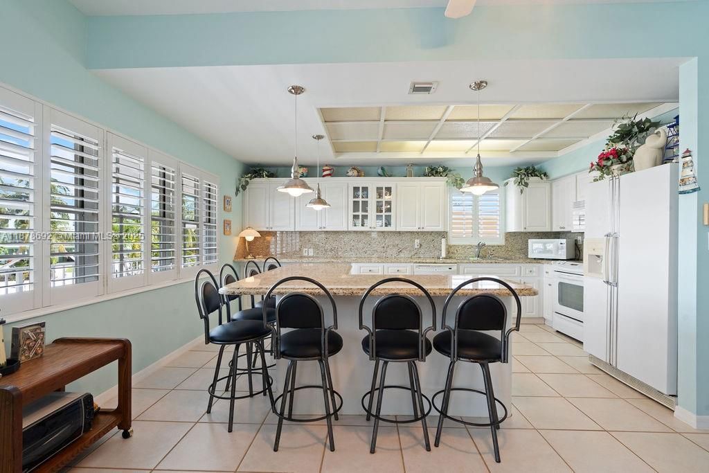 En Venta: $2,600,000 (4 camas, 3 baños, 1855 Pies cuadrados)