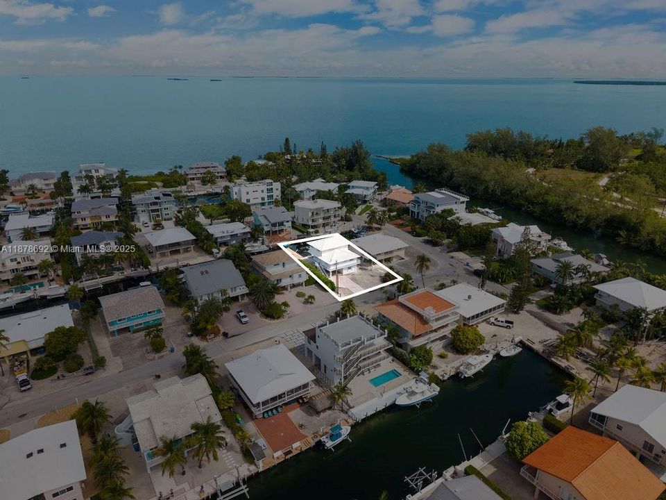 En Venta: $2,600,000 (4 camas, 3 baños, 1855 Pies cuadrados)