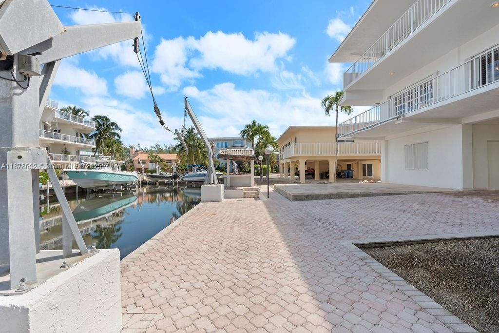 En Venta: $2,600,000 (4 camas, 3 baños, 1855 Pies cuadrados)