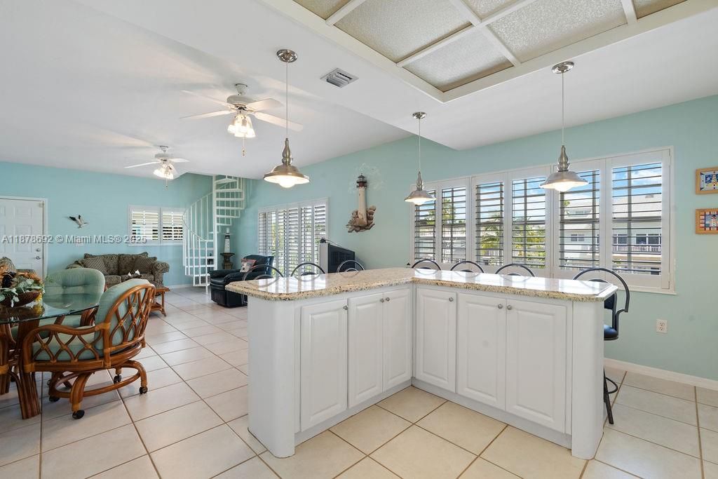 En Venta: $2,600,000 (4 camas, 3 baños, 1855 Pies cuadrados)