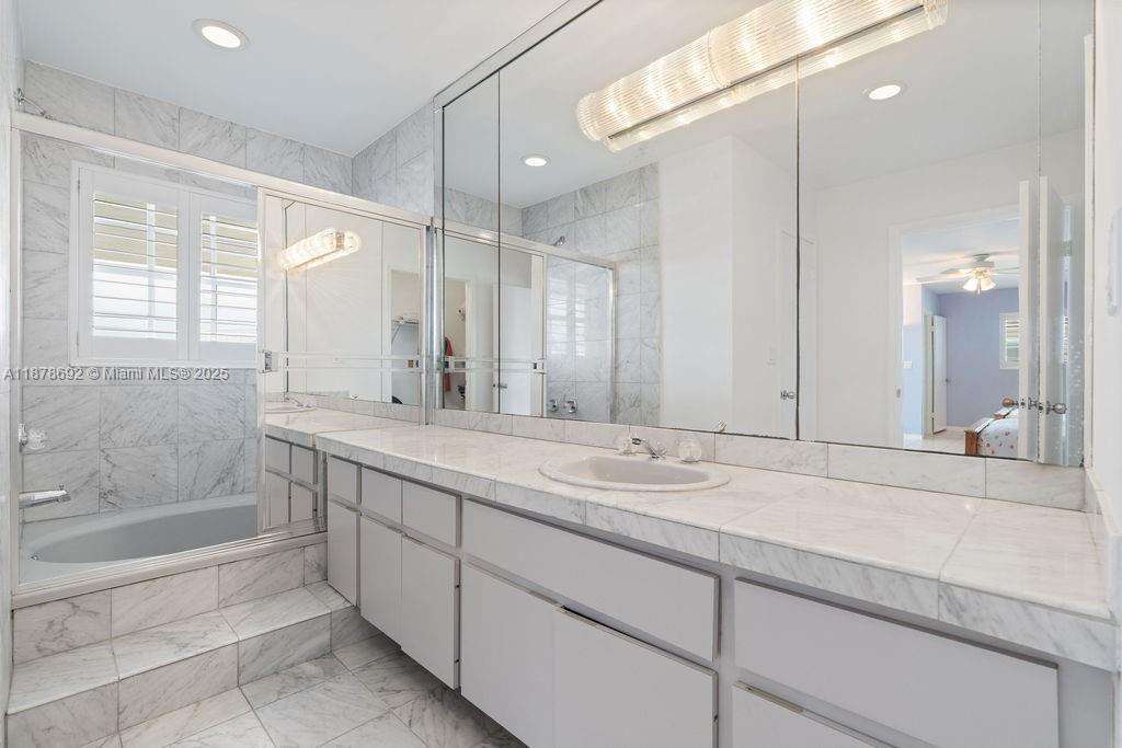 En Venta: $2,600,000 (4 camas, 3 baños, 1855 Pies cuadrados)