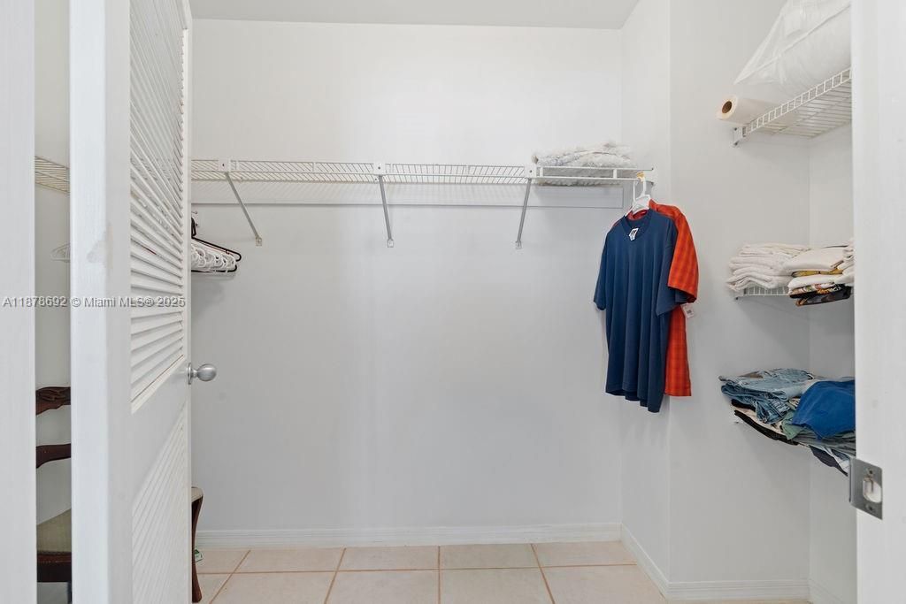 En Venta: $2,600,000 (4 camas, 3 baños, 1855 Pies cuadrados)