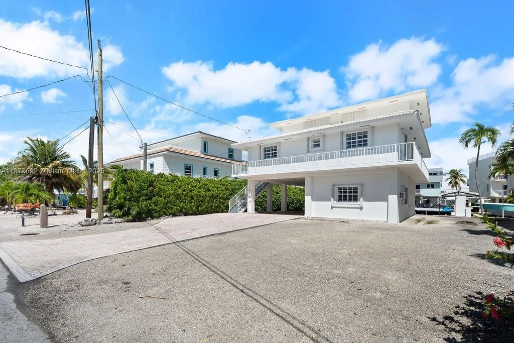 En Venta: $2,600,000 (4 camas, 3 baños, 1855 Pies cuadrados)