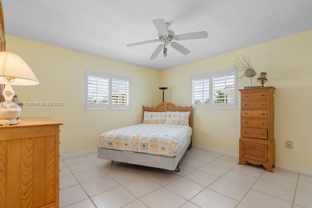 En Venta: $2,600,000 (4 camas, 3 baños, 1855 Pies cuadrados)