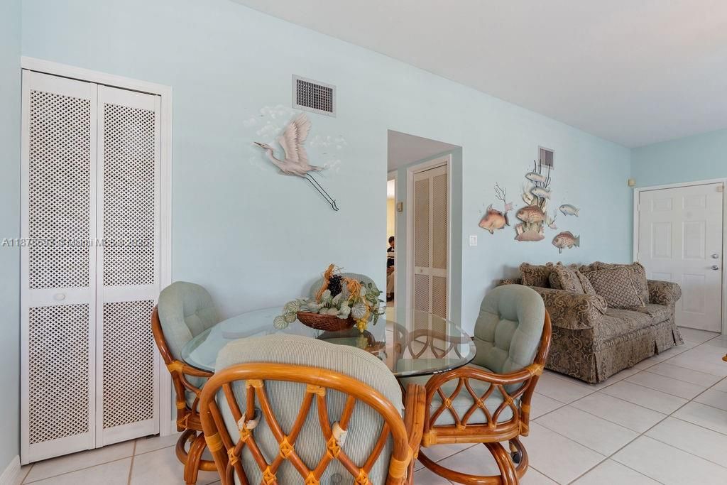 En Venta: $2,600,000 (4 camas, 3 baños, 1855 Pies cuadrados)