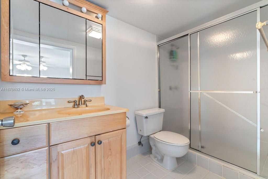 En Venta: $2,600,000 (4 camas, 3 baños, 1855 Pies cuadrados)