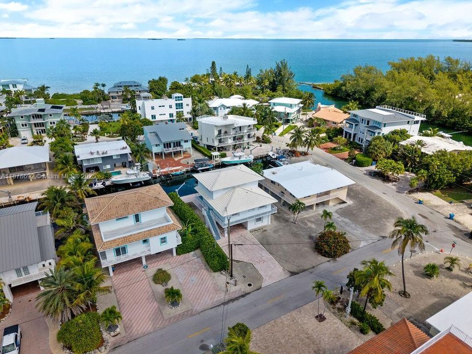 En Venta: $2,600,000 (4 camas, 3 baños, 1855 Pies cuadrados)