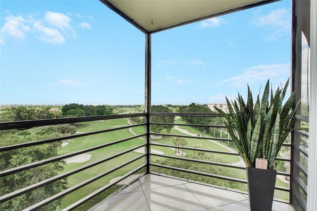 Activo con contrato: $165,000 (2 camas, 2 baños, 1170 Pies cuadrados)