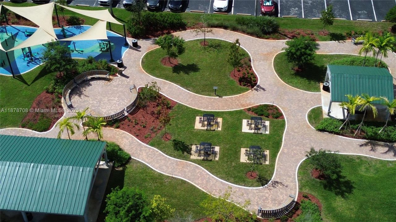 Activo con contrato: $165,000 (2 camas, 2 baños, 1170 Pies cuadrados)