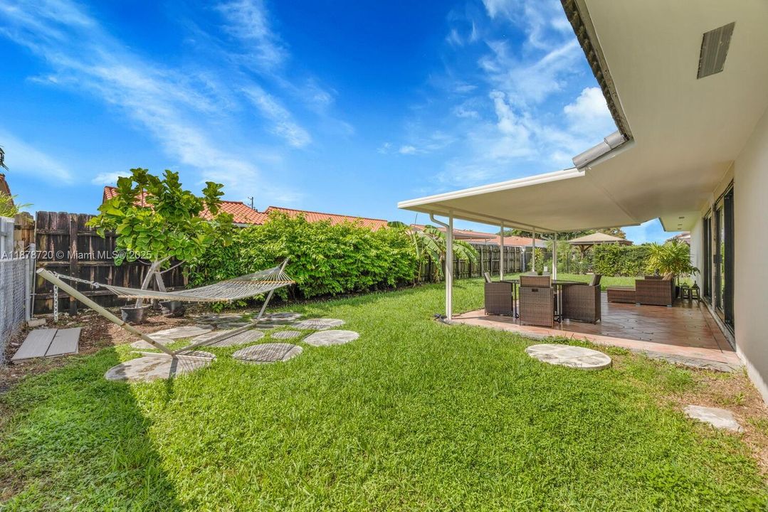 На продажу: $1,225,000 (3 спален, 3 ванн, 2290 Квадратных фут)