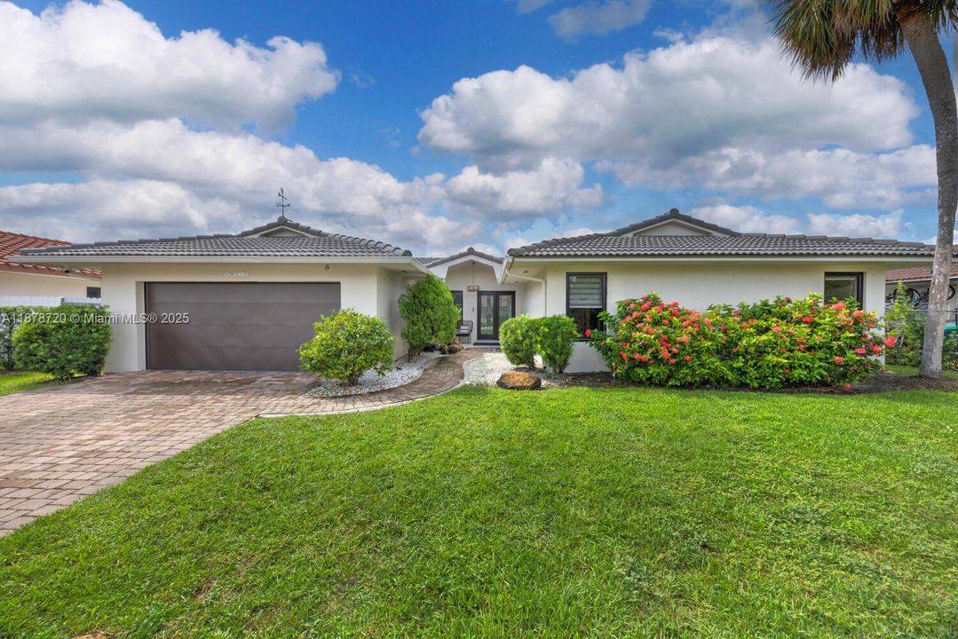 На продажу: $1,225,000 (3 спален, 3 ванн, 2290 Квадратных фут)