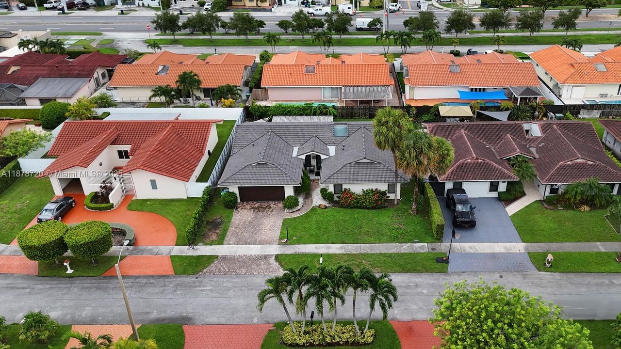 На продажу: $1,225,000 (3 спален, 3 ванн, 2290 Квадратных фут)