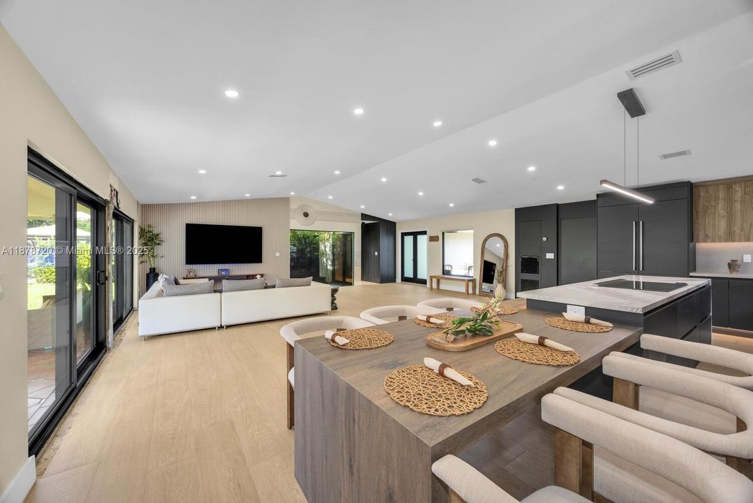 На продажу: $1,225,000 (3 спален, 3 ванн, 2290 Квадратных фут)