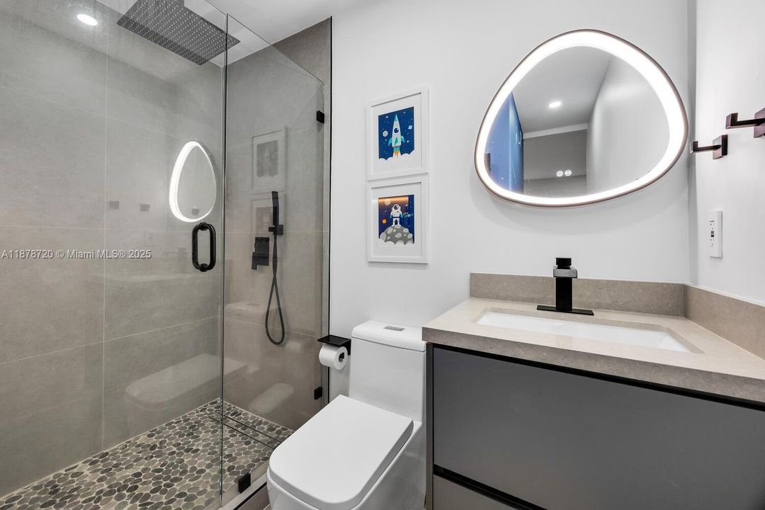 На продажу: $1,225,000 (3 спален, 3 ванн, 2290 Квадратных фут)