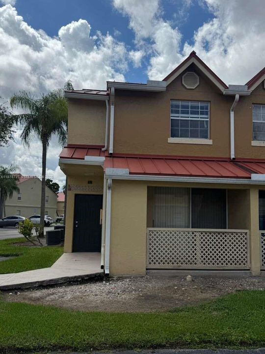 Active With Contract: $240,000 (1 beds, 1 baths, 887 Square Feet)