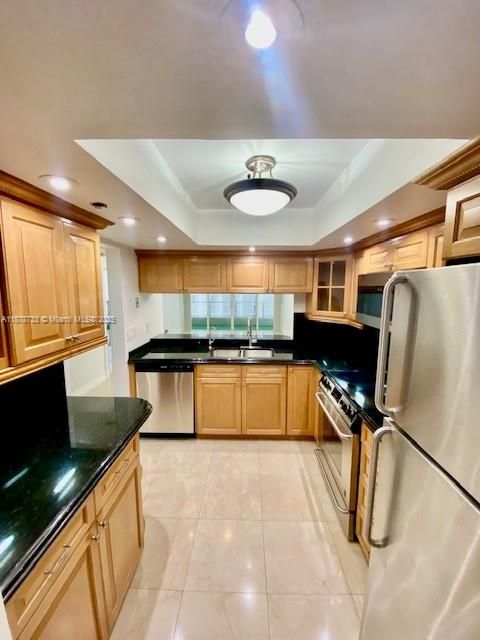 待售: $365,000 (1 贝兹, 1 浴室, 800 平方英尺)