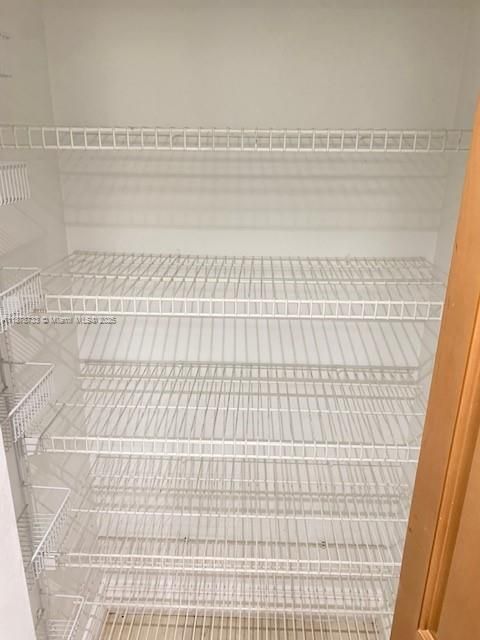 待售: $365,000 (1 贝兹, 1 浴室, 800 平方英尺)