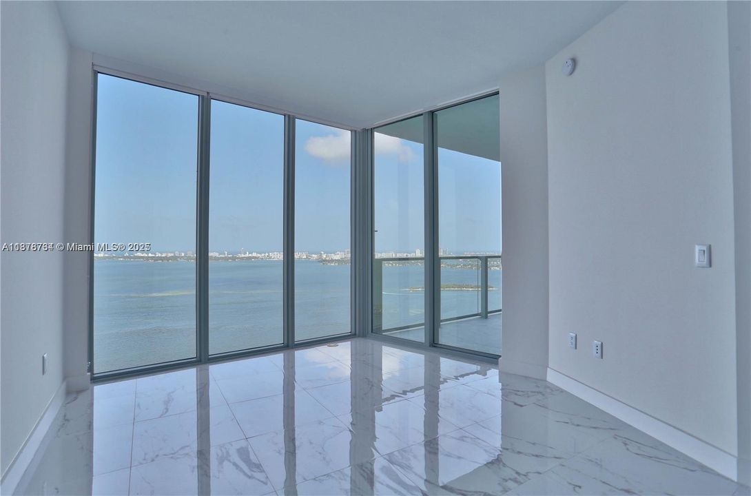 Active With Contract: $5,950 (2 beds, 3 baths, 1293 Square Feet)