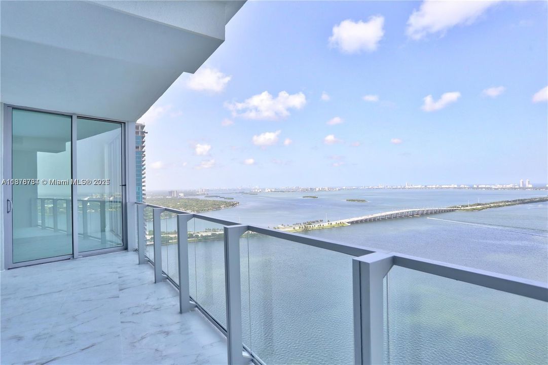 Active With Contract: $5,950 (2 beds, 3 baths, 1293 Square Feet)