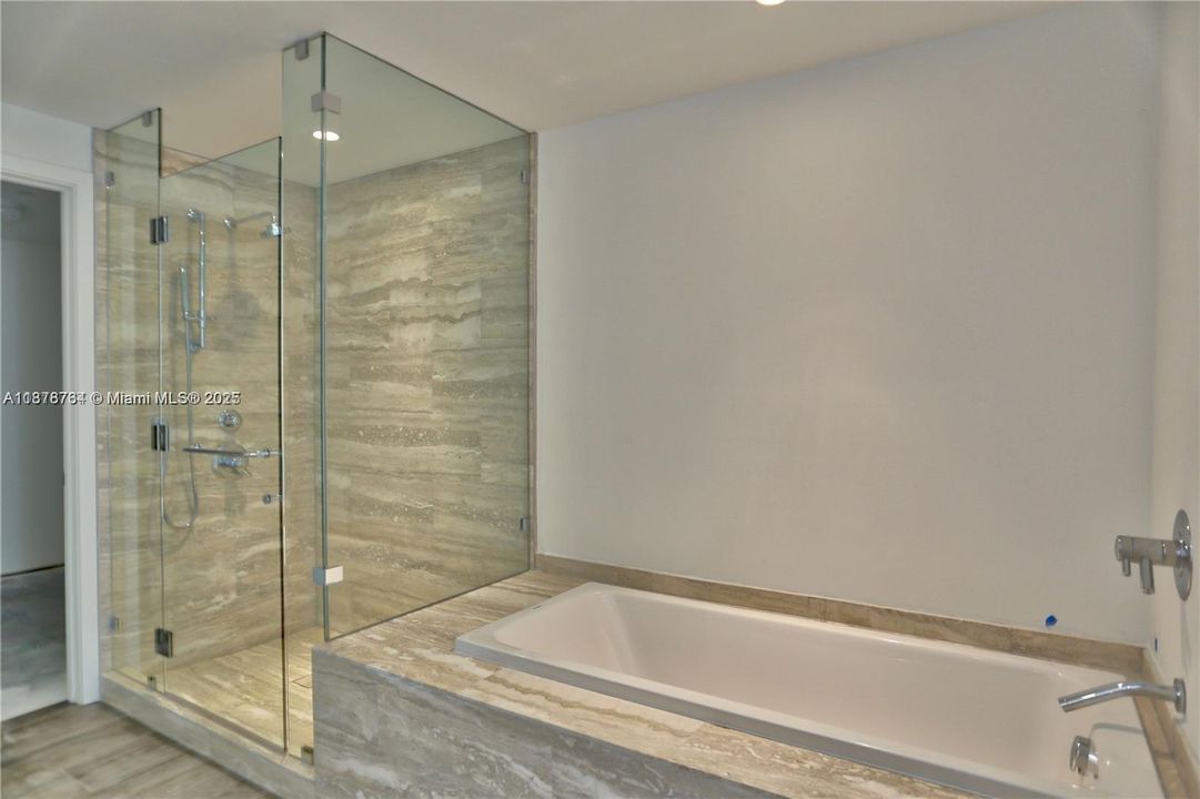 Active With Contract: $5,950 (2 beds, 3 baths, 1293 Square Feet)