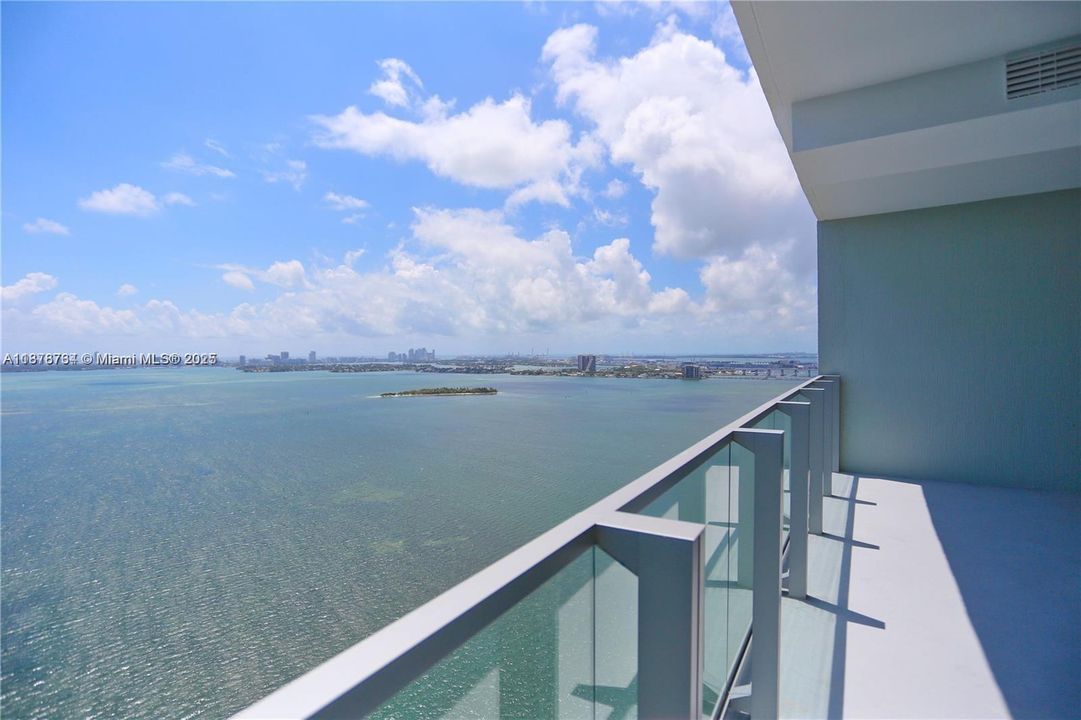 Active With Contract: $5,950 (2 beds, 3 baths, 1293 Square Feet)