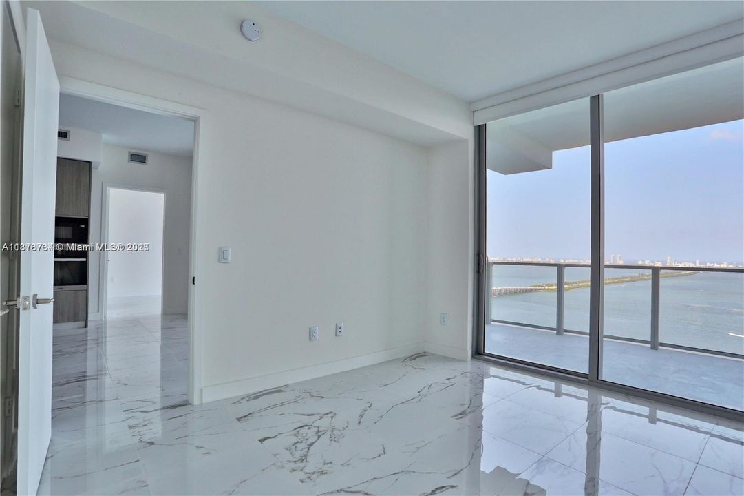 Active With Contract: $5,950 (2 beds, 3 baths, 1293 Square Feet)