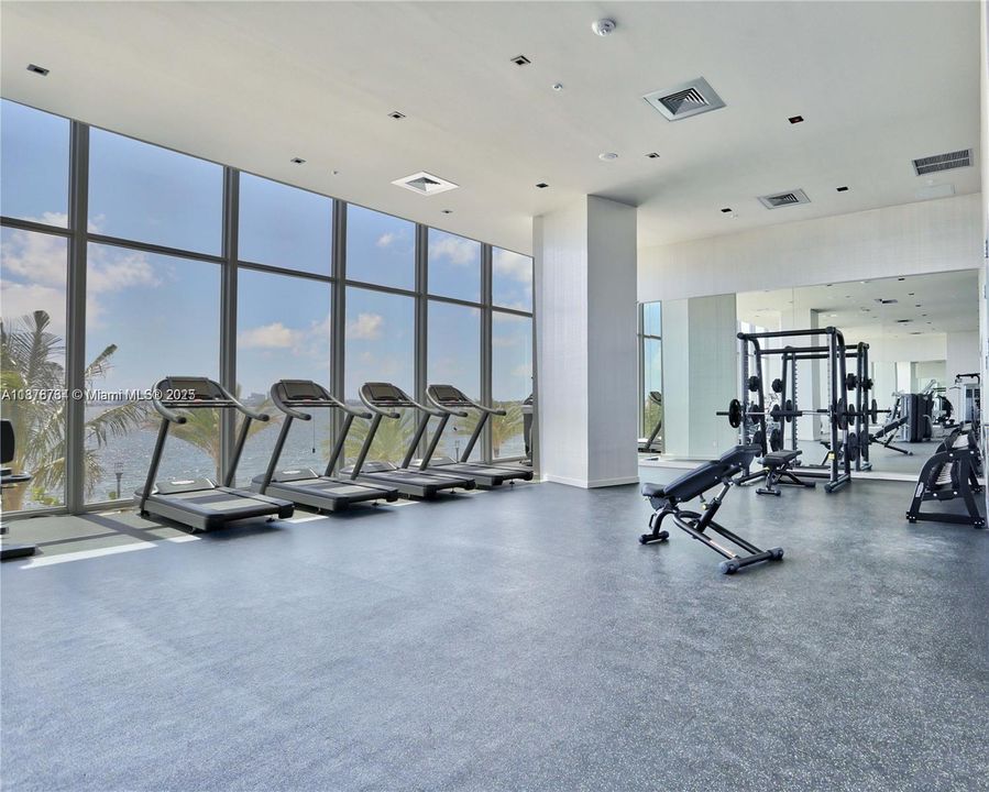 Active With Contract: $5,950 (2 beds, 3 baths, 1293 Square Feet)