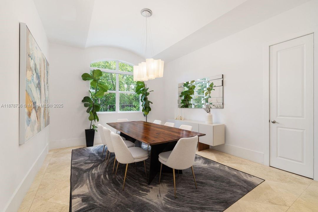 Active With Contract: $5,150,000 (4 beds, 4 baths, 4455 Square Feet)