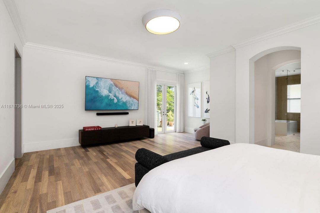 Active With Contract: $5,150,000 (4 beds, 4 baths, 4455 Square Feet)