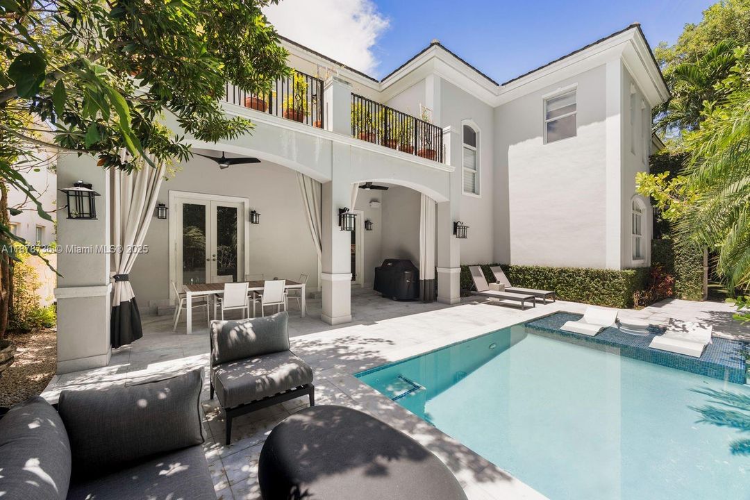 Active With Contract: $5,150,000 (4 beds, 4 baths, 4455 Square Feet)