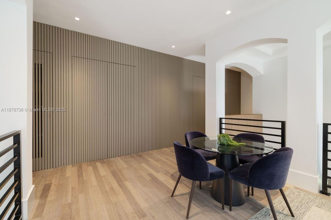 Active With Contract: $5,150,000 (4 beds, 4 baths, 4455 Square Feet)