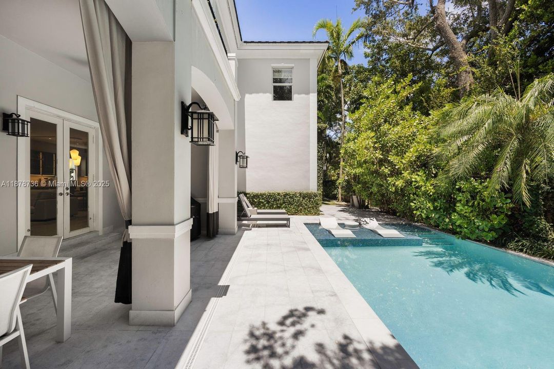 Active With Contract: $5,150,000 (4 beds, 4 baths, 4455 Square Feet)