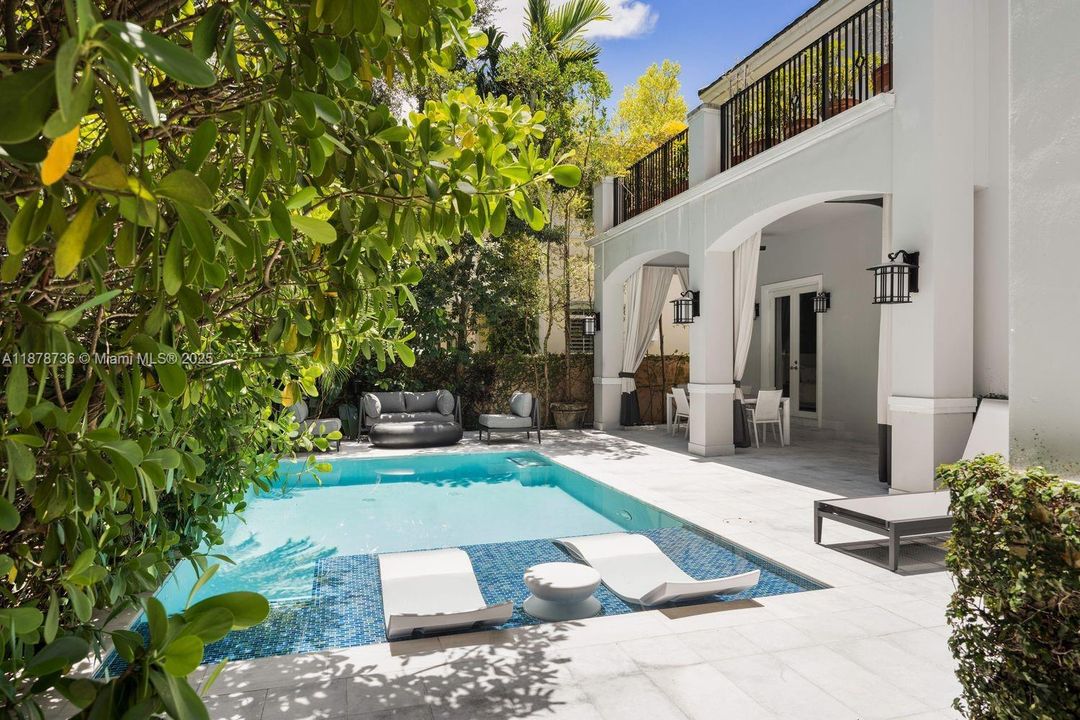 Active With Contract: $5,150,000 (4 beds, 4 baths, 4455 Square Feet)