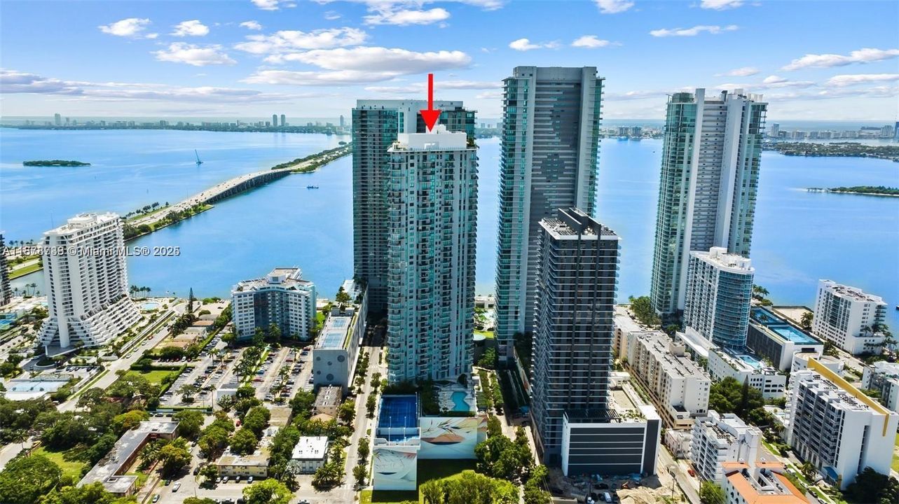 En Venta: $600,000 (2 camas, 2 baños, 944 Pies cuadrados)