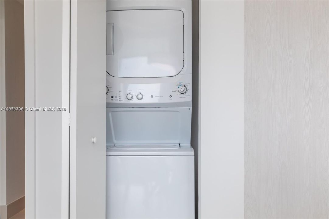 En Venta: $600,000 (2 camas, 2 baños, 944 Pies cuadrados)