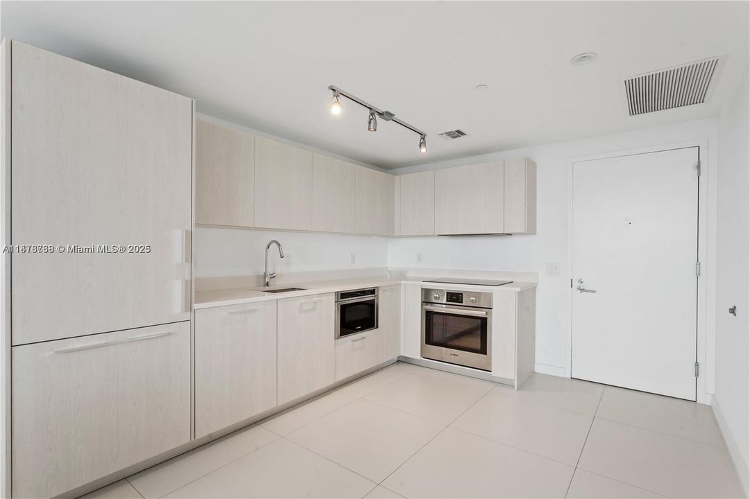 En Venta: $600,000 (2 camas, 2 baños, 944 Pies cuadrados)