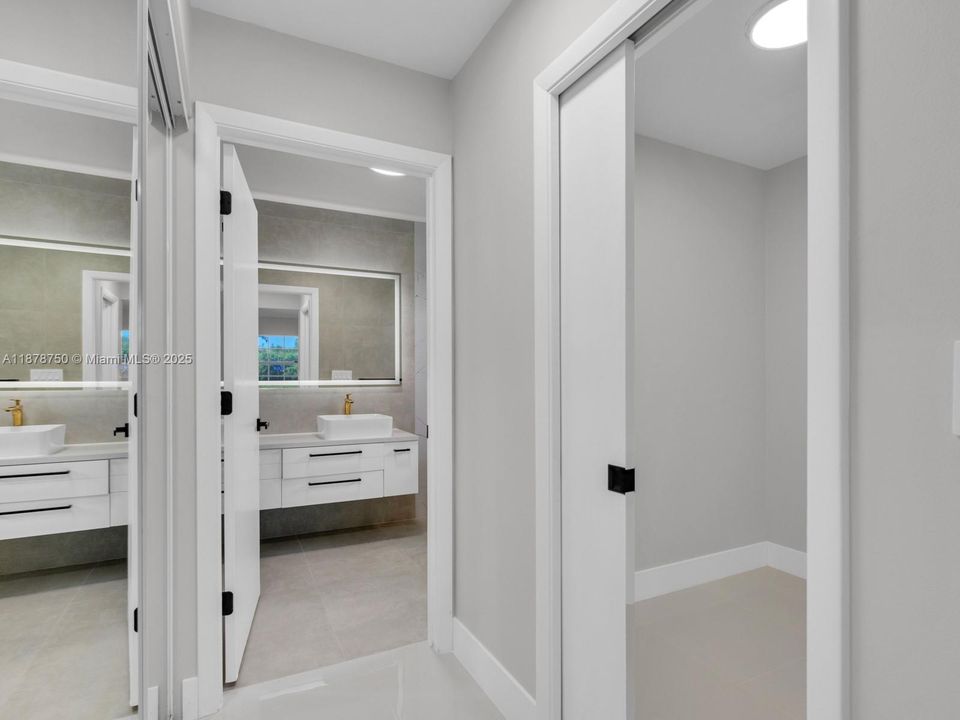 На продажу: $460,000 (2 спален, 2 ванн, 1628 Квадратных фут)