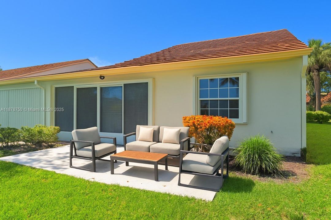 На продажу: $460,000 (2 спален, 2 ванн, 1628 Квадратных фут)