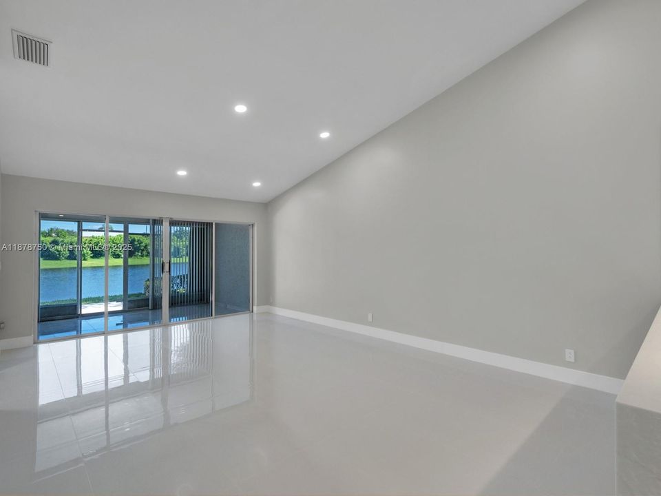 На продажу: $460,000 (2 спален, 2 ванн, 1628 Квадратных фут)