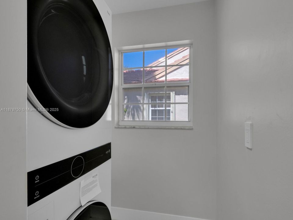 На продажу: $460,000 (2 спален, 2 ванн, 1628 Квадратных фут)