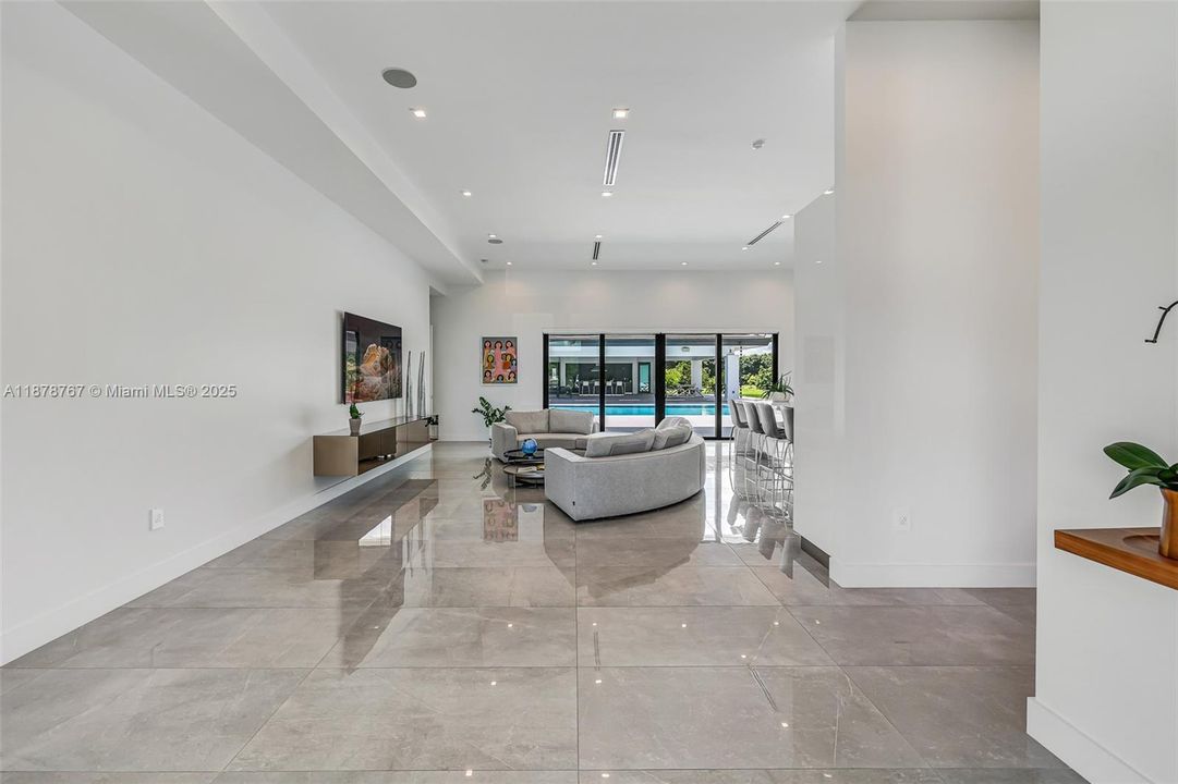 На продажу: $4,500,000 (4 спален, 4 ванн, 3648 Квадратных фут)